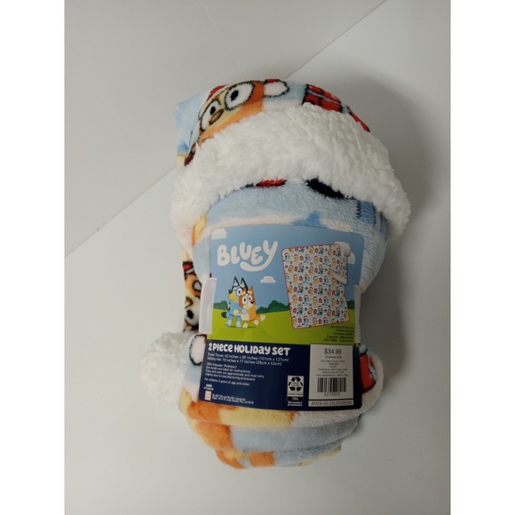Bluey Holiday Throw Blanket And Hat 40"-50 " - Picture 2 of 5
